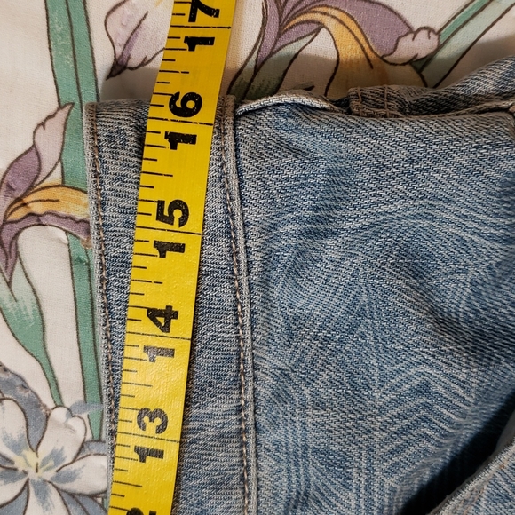 ⭐4/$20 Roxy denim shorts - Picture 6 of 7